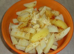 Картофель с яйцом в духовке