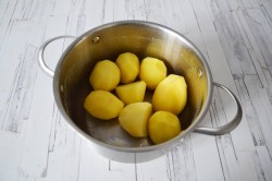 Картофель в молоке в духовке