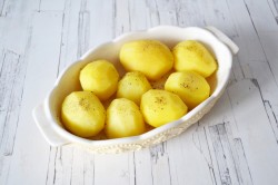 Картофель в молоке в духовке