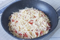 название картинки Картофельная пицца на сковороде