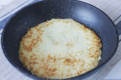 название картинки Картофельная пицца на сковороде