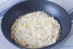 название картинки Картофельная пицца на сковороде