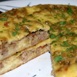 Картофельная запеканка с фаршем и манкой в мультиварке