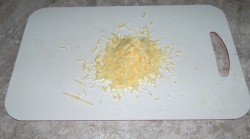 Картофельная запеканка с колбасой