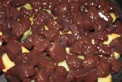 название картинки Говяжья печень с картошкой и сыром в духовке