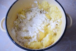 Картофельные котлеты классические на сковороде - шаг 3 Картофельные котлеты классические на сковороде - шаг 3