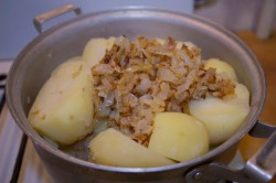 Картофельное пюре с луком - шаг 5