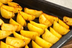 название картинки Картофельные дольки запеченные в духовке