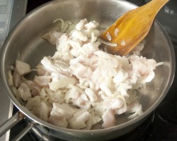 Картофельные гнезда с курицей в духовке - шаг 5