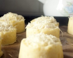 Картофельные гнезда с курицей в духовке - шаг 9