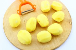 Картофельные грибочки во фритюре