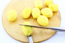 Картофельные грибочки во фритюре