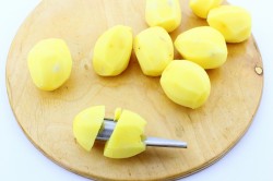 Картофельные грибочки во фритюре