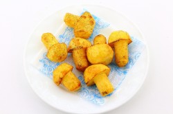 Картофельные грибочки во фритюре