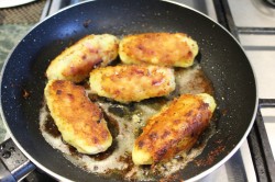 Картофельные колбаски с ветчиной