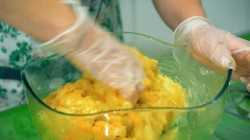 название картинки Картофельные котлеты с овощами и лимонным соком