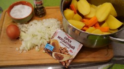 название картинки Картофельные котлеты с овощами и лимонным соком