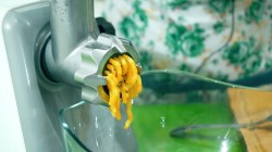 название картинки Картофельные котлеты с овощами и лимонным соком