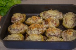 название картинки Картофельные лодочки в духовке с начинкой фаршем