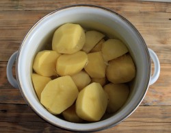 Картофельные пирожки жареные на сковороде