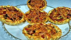 название картинки Картофельные тарталетки с грибами салат