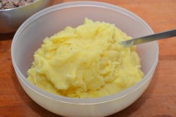 Картофельные зразы с фаршем - шаг 1 Картофельные зразы с фаршем - шаг 1