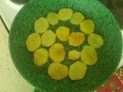 Картофельный омлет с вареной колбасой