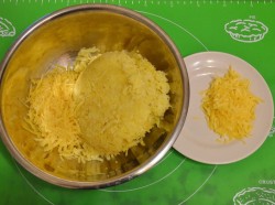 Картофельный пирог с сельдью