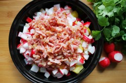 название картинки Картофельный салат с редисом