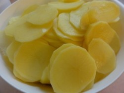 Картошка по-французски с сыром в духовке