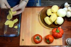 название картинки Картошка по французски с фаршем помидорами грибами