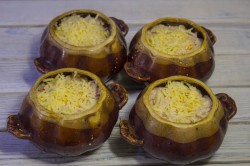 Картошка с фаршем в горшочках