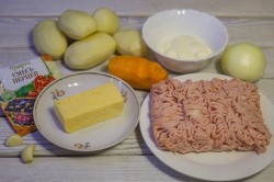 Картошка с фаршем в горшочках