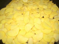 Картошка с ананасами в духовке с грибами и курицей