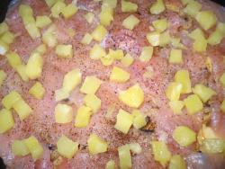 Картошка с ананасами в духовке с грибами и курицей