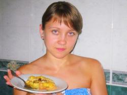 Картошка с ананасами в духовке с грибами и курицей