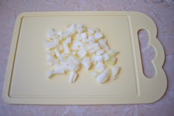 название картинки Картошка с грибами на сковороде со сметаной