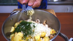 название картинки Картошка с шампиньонами и луком в духовке