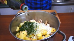 название картинки Картошка с шампиньонами и луком в духовке