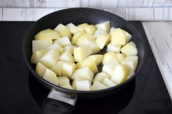 название картинки Картошка с кефиром на сковороде