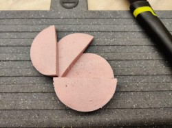 Картошка с колбасой и сыром в духовке