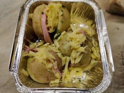 Картошка с колбасой и сыром в духовке