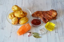 Картошка с копчеными ребрышками