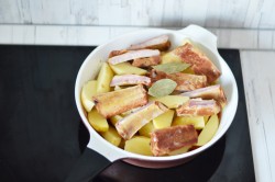 Картошка с копчеными ребрышками