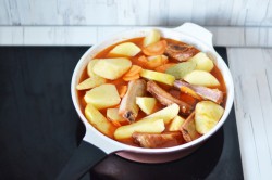 Картошка с копчеными ребрышками