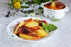 Картошка с копчеными ребрышками