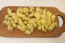 название картинки Картошка с мясом и грибами в горшочках в духовке