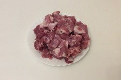 название картинки Картошка с мясом и грибами в горшочках в духовке