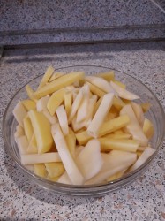 название картинки Картошка с мясом и чесночным соусом в рукаве