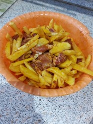 название картинки Картошка с мясом и чесночным соусом в рукаве